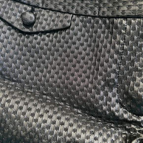 Shorts - Picture 3 of 5